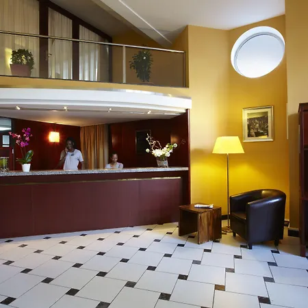 Hotel By Marriott Didot Montparnasse 4*