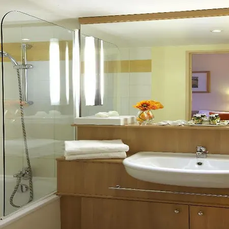 Hotel By Marriott Didot Montparnasse 4*