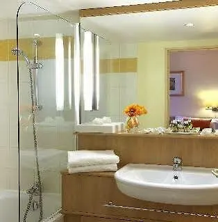 Hotell By Marriott Didot Montparnasse 4*