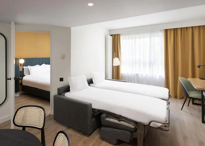 Hotel By Marriott Didot Montparnasse 4*