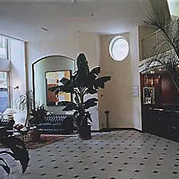 Hotel By Marriott Didot Montparnasse